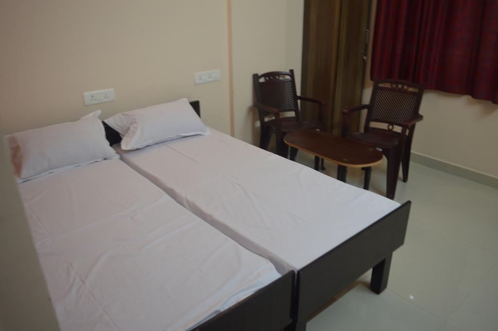 Sri Balaji Guest House Bangalore Eksteriør billede