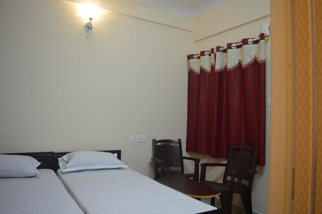 Sri Balaji Guest House Bangalore Eksteriør billede