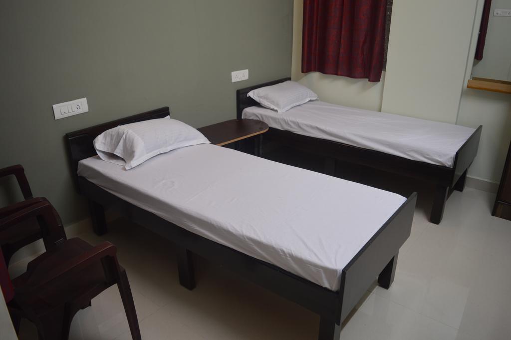 Sri Balaji Guest House Bangalore Eksteriør billede