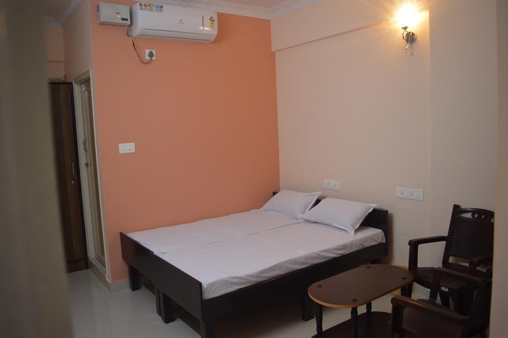 Sri Balaji Guest House Bangalore Eksteriør billede
