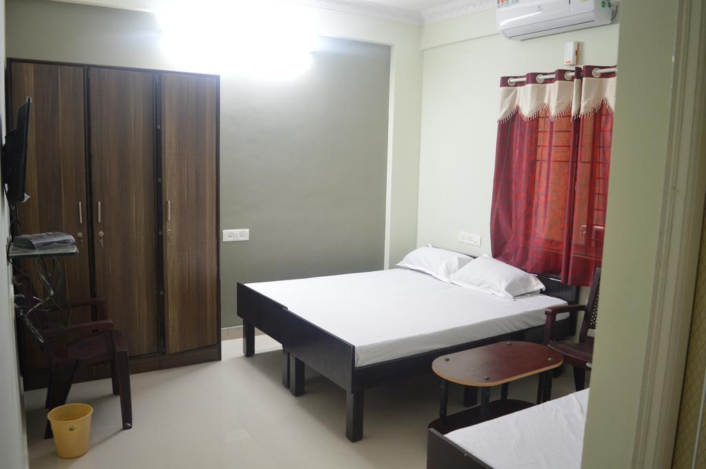 Sri Balaji Guest House Bangalore Eksteriør billede