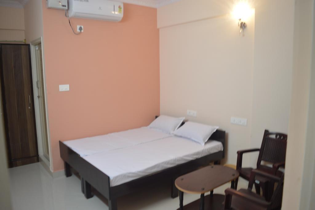 Sri Balaji Guest House Bangalore Eksteriør billede