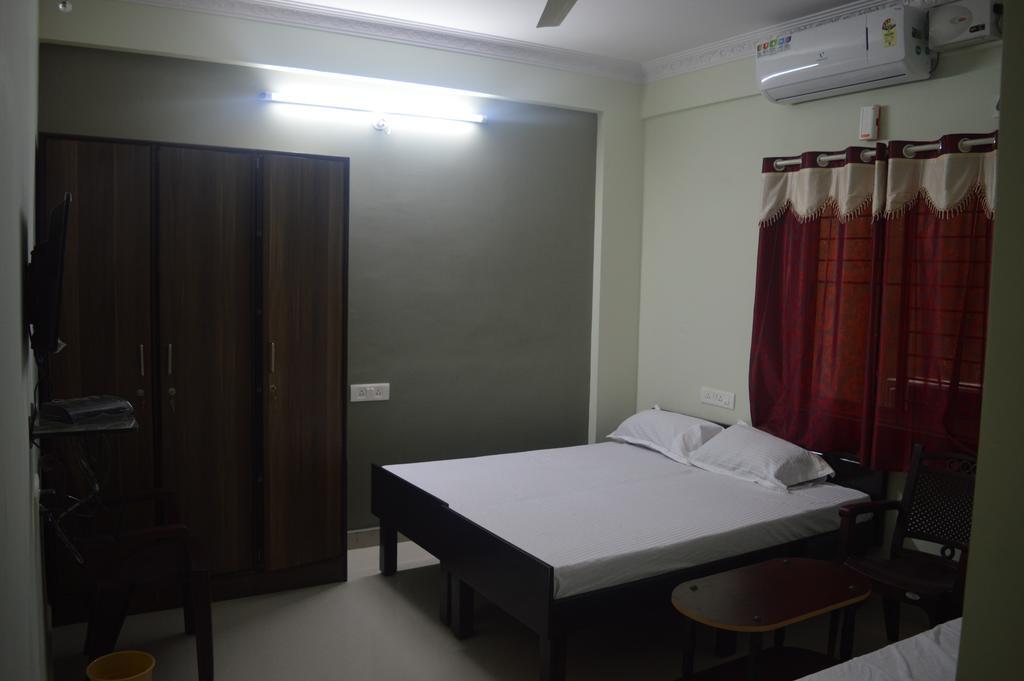 Sri Balaji Guest House Bangalore Eksteriør billede