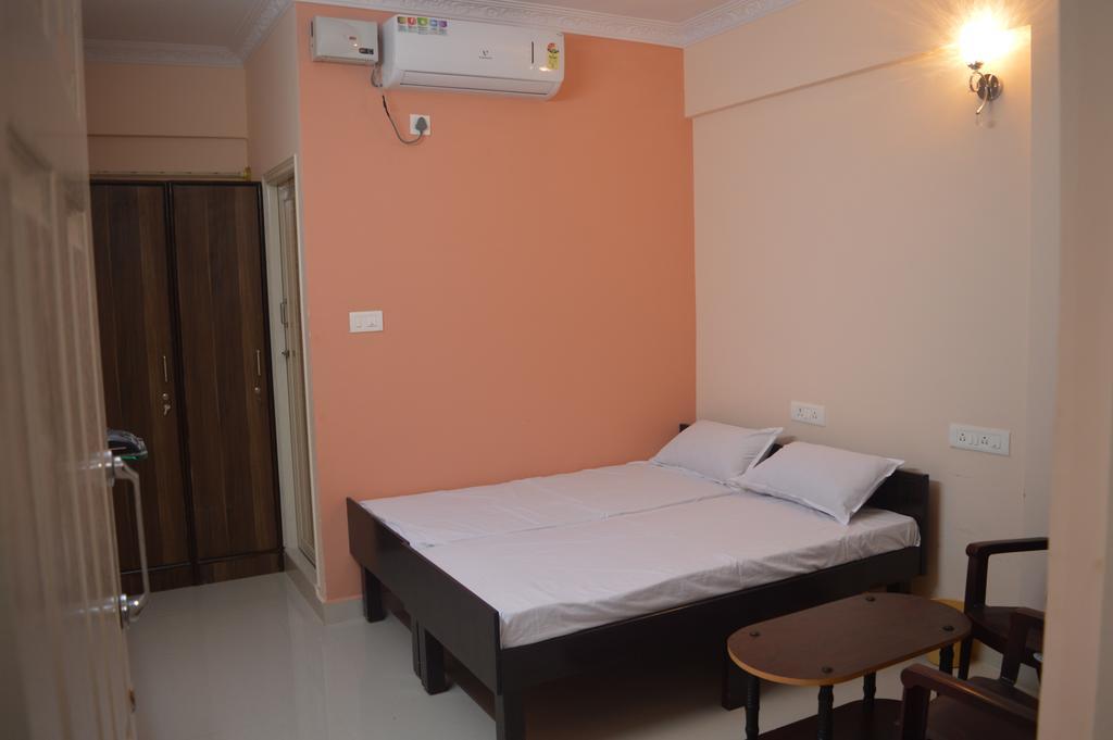 Sri Balaji Guest House Bangalore Eksteriør billede